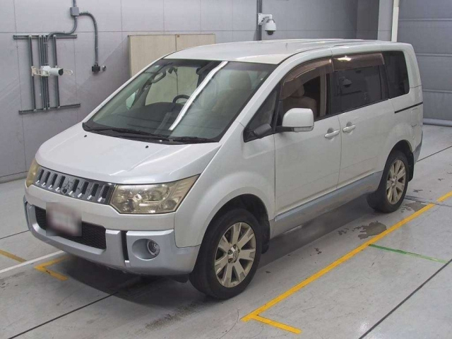 MITSUBISHI DELICA D5