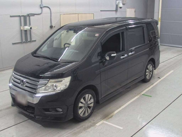 HONDA STEP WAGON 2014