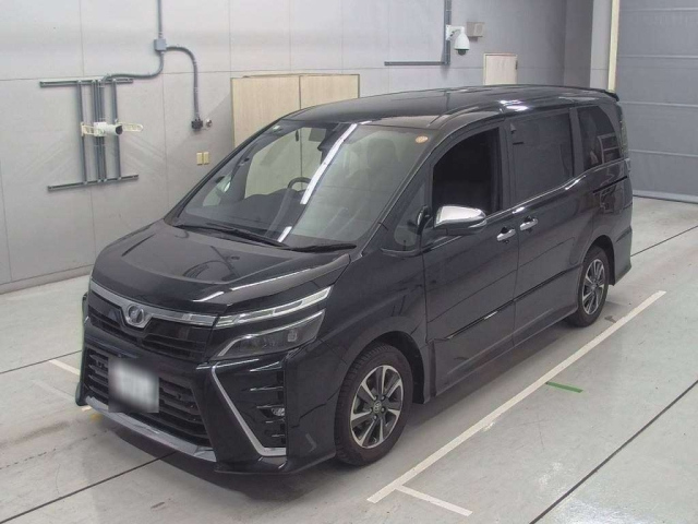 TOYOTA VOXY 2019