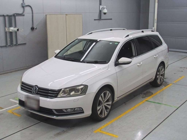 VOLKSWAGEN PASSAT VARIANT 2012