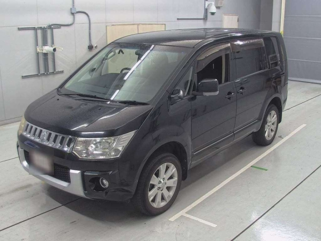 MITSUBISHI DELICA D5 2012