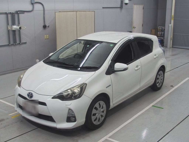 TOYOTA AQUA 2012