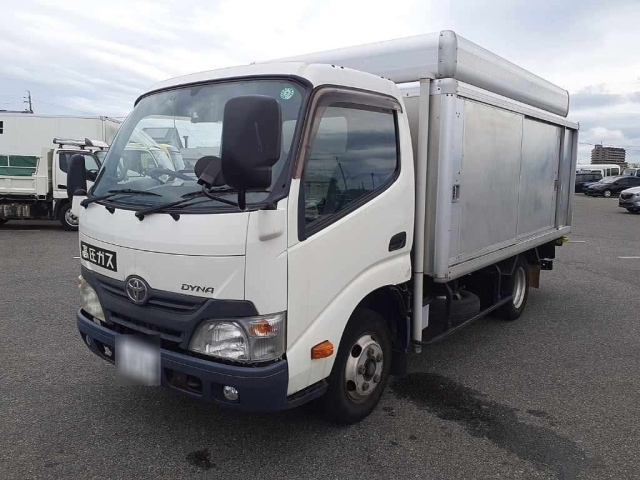 TOYOTA DYNA 2012