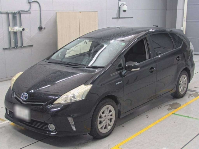 TOYOTA PRIUS ALPHA 2015