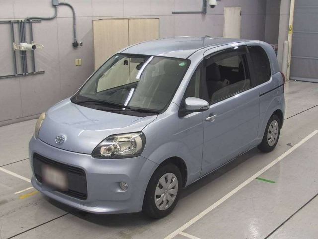 TOYOTA PORTE 2012