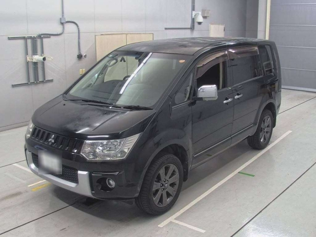 MITSUBISHI DELICA D5 2012