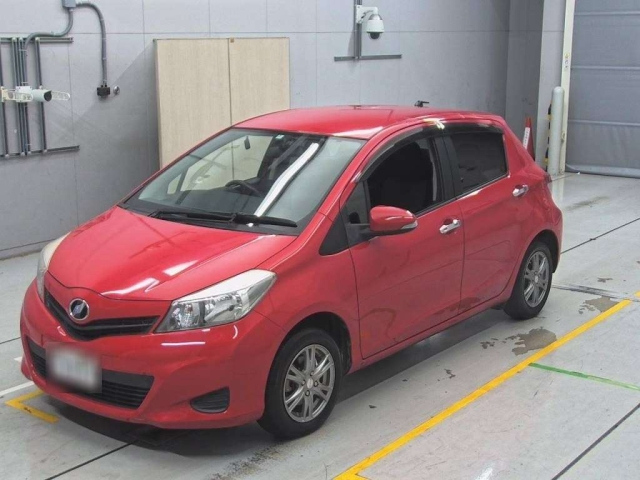 TOYOTA VITZ 2012