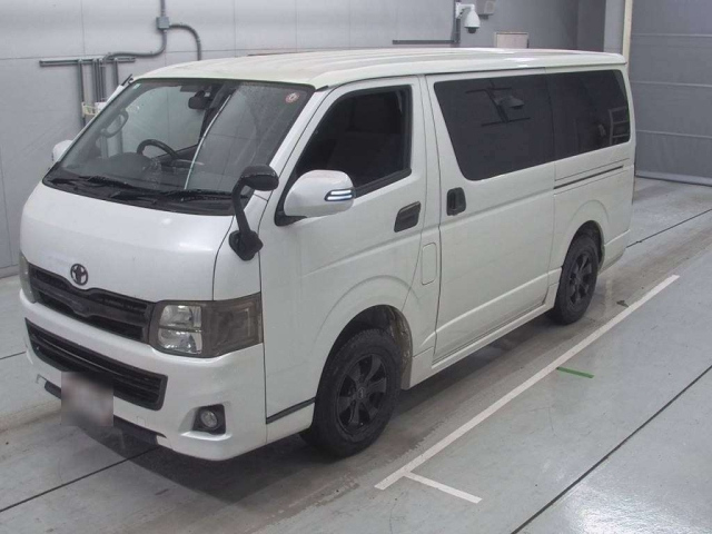 TOYOTA REGIUS ACE VAN 2011