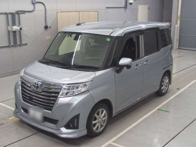 TOYOTA ROOMY 2017