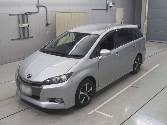 TOYOTA WISH 2015