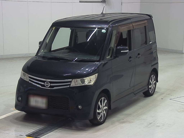 NISSAN ROOX 2013