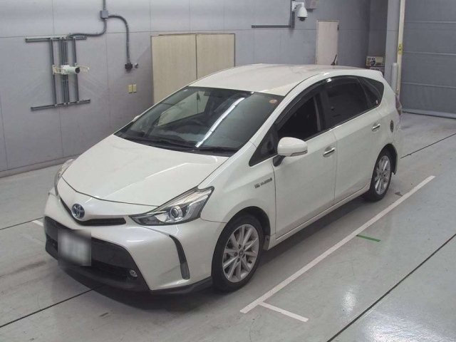 TOYOTA PRIUS ALPHA 2015