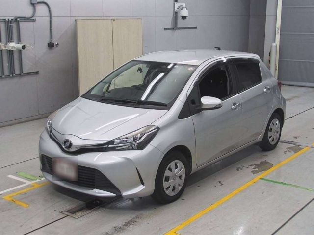 TOYOTA VITZ 2016