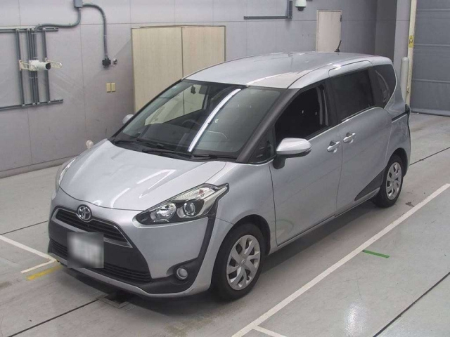 TOYOTA SIENTA 2015