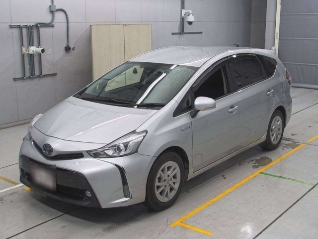 TOYOTA PRIUS ALPHA 2017