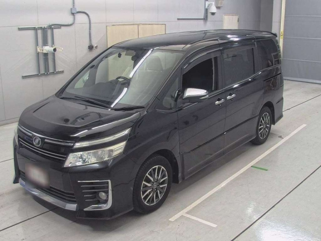 TOYOTA VOXY 2015