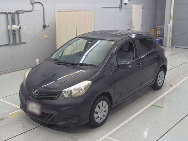TOYOTA VITZ 2012