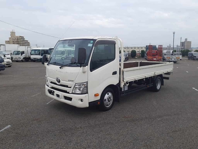 TOYOTA DYNA 2022