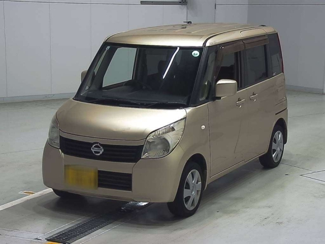 NISSAN ROOX 2011