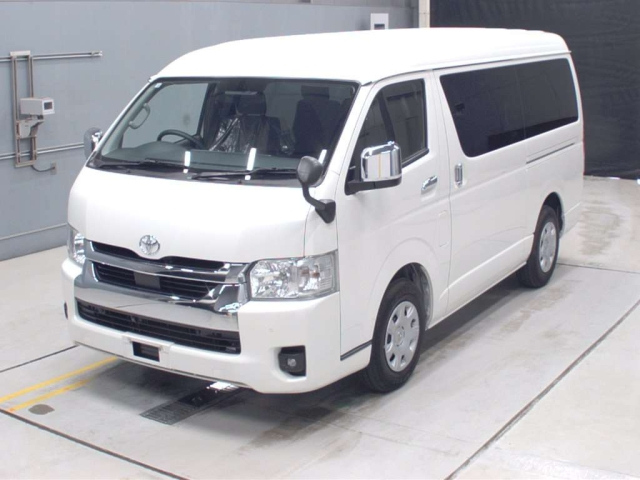 TOYOTA HIACE 2022