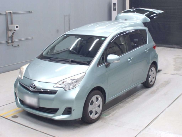 TOYOTA RACTIS 2013