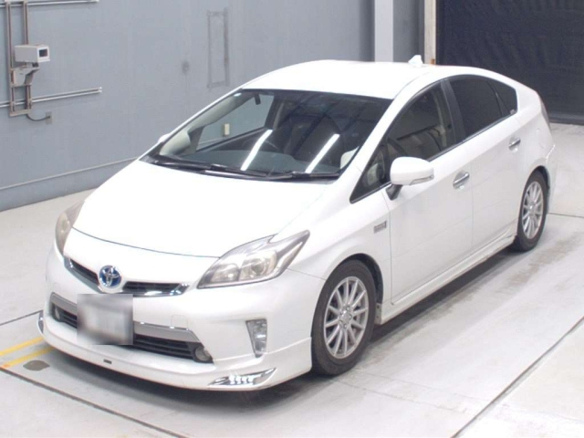 TOYOTA PRIUS PHV