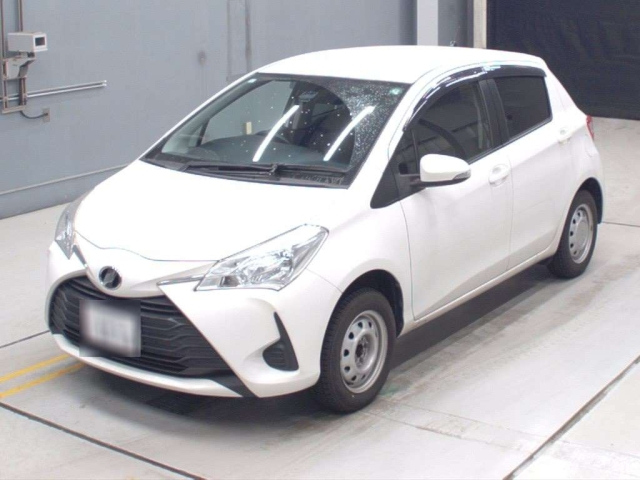 TOYOTA VITZ 2017