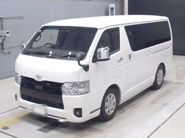 TOYOTA HIACE VAN 2023