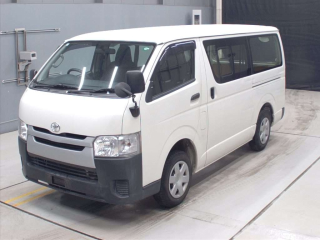 TOYOTA HIACE VAN 2017