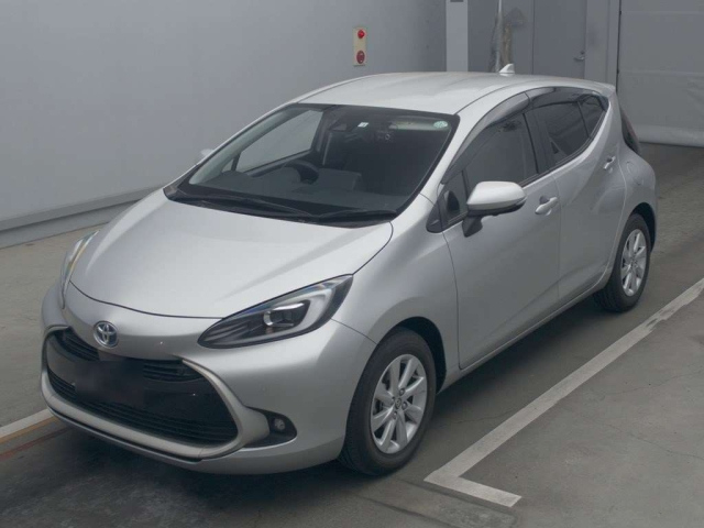 TOYOTA AQUA 2022