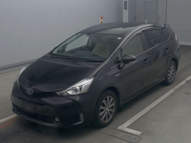 TOYOTA PRIUS ALPHA 2016