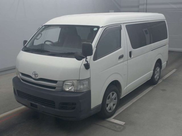 TOYOTA HIACE 2009