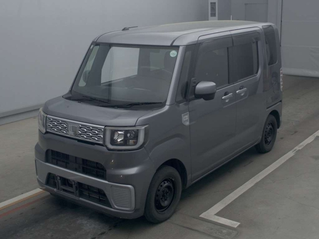 DAIHATSU WAKE 2015