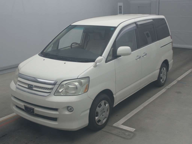 TOYOTA NOAH 2006