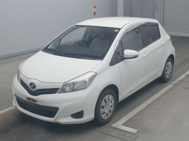 TOYOTA VITZ 2013