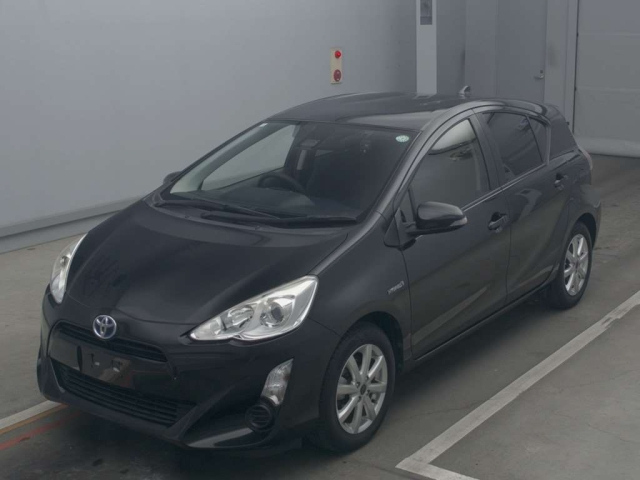 TOYOTA AQUA 2016