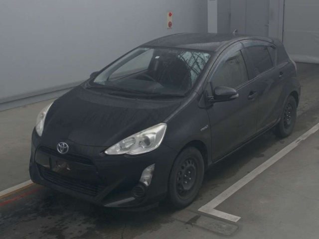 TOYOTA AQUA 2016