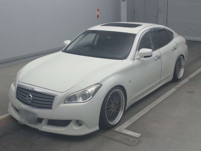 NISSAN FUGA 2010