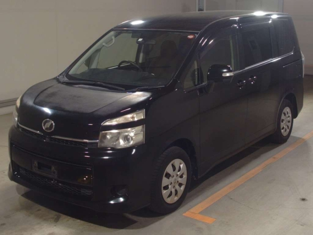 TOYOTA VOXY 2012