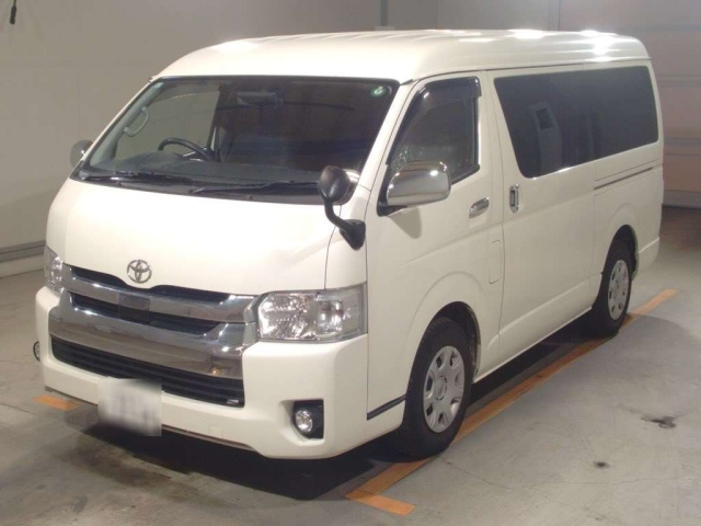 TOYOTA HIACE 2019