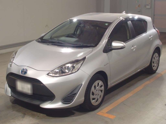 TOYOTA AQUA 2019