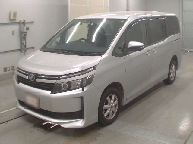 TOYOTA VOXY 2014