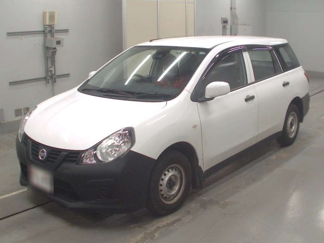 NISSAN AD 2020