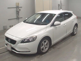 volvo v40