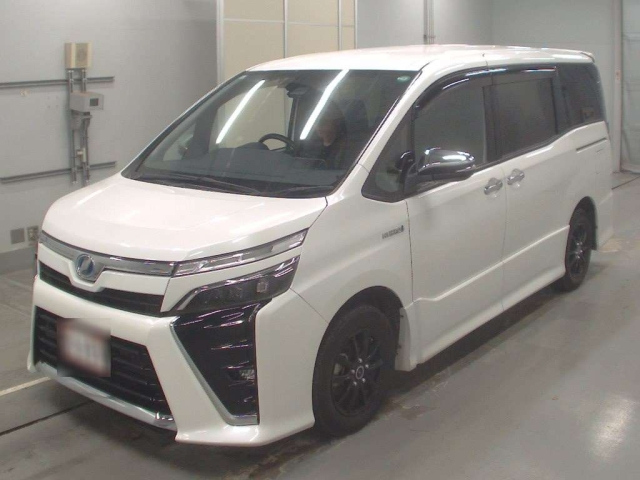 TOYOTA VOXY 2019