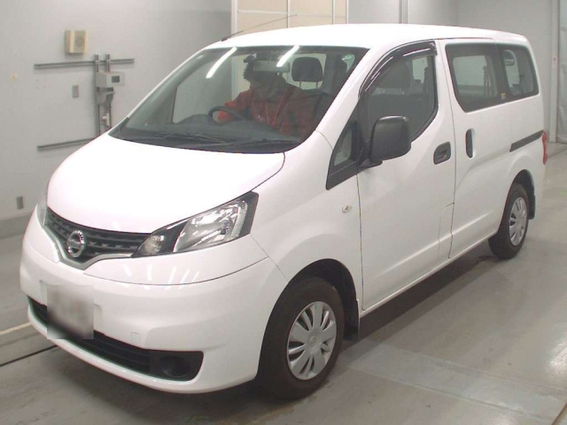 NISSAN NV200 2020