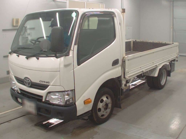 TOYOTA DYNA 2020