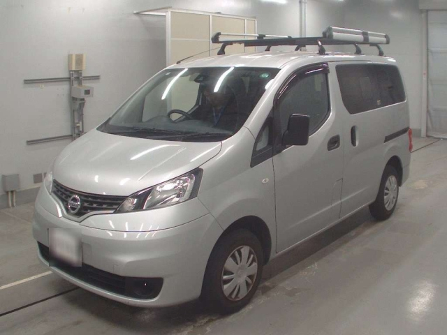NISSAN NV200 2020