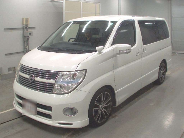 NISSAN ELGRAND 2010