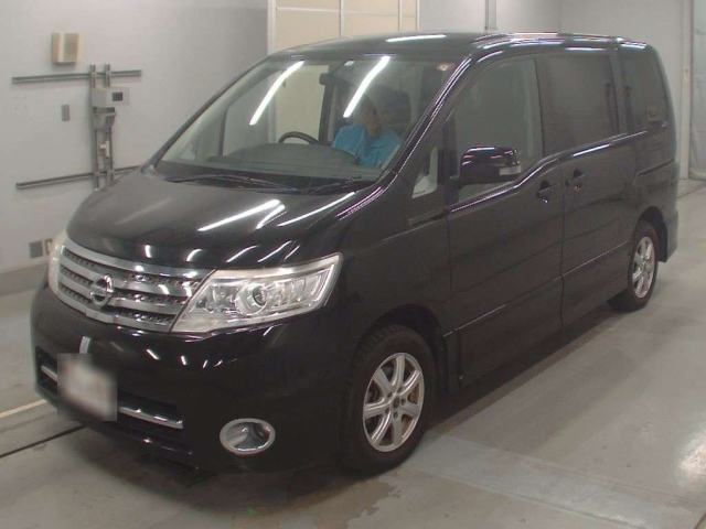 NISSAN SERENA 2010